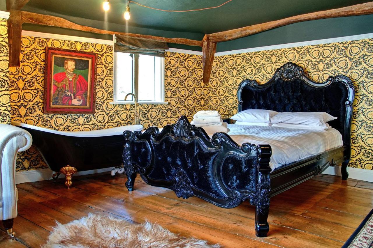 Luxury 9 Bed Manor House Hot Tub Cinema Room Skytv Saffron Walden Exterior photo